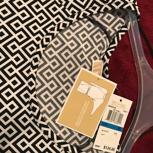 Black and white dress by Michael Kors👗REDUCED 🌹 - Picture 5 of 6